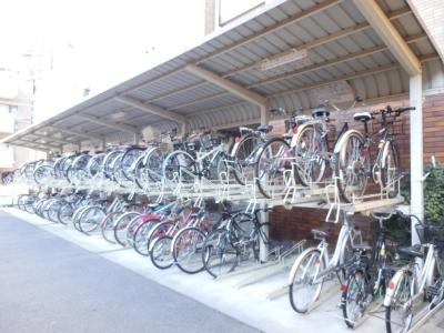 グランコスモ鴨川の駐車場|駐輪場