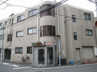 【外観】 | 鉄筋コンクリート造のがっちりとした建物。