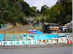 熱海市　上宿町の前面道路含む現地写真