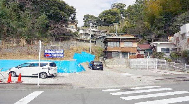熱海市　上宿町の前面道路含む現地写真