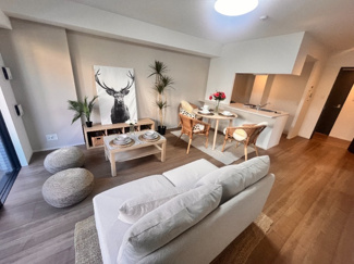 【居間・リビング】 | CREAL premier | 家具付きではございません。