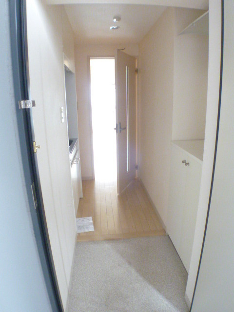 芝コーポ５号館の玄関