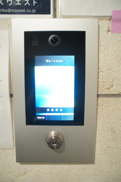 芝コーポ５号館のエントランス