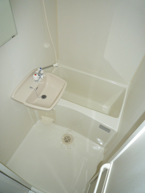 芝コーポ５号館の浴室