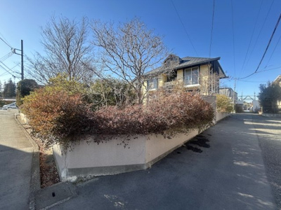 【前面道路含む現地写真】 | ◆◇青葉区鴨志田町　中古戸建◇◆ | ◆一戸建てを中心とした街並みが整然と続き、周辺は高い建物が建っていないので、緑の多い閑静な趣を感じる環境です。街並みや周辺環境も重要なポイントです！！