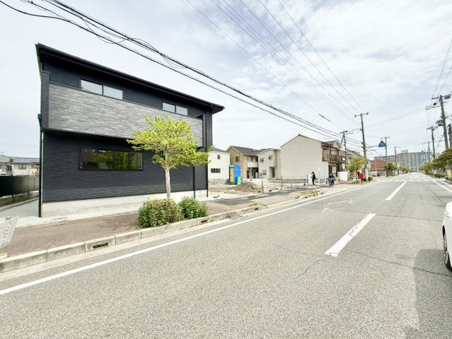 明石市日富美町の前面道路含む現地写真