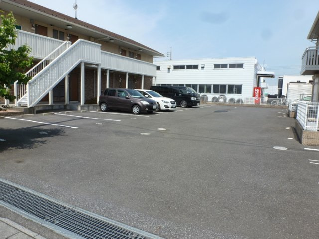 パストラルAの駐車場
