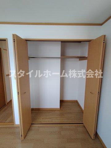 ハイステージ桜Aの収納|同建物内別部屋の写真です。