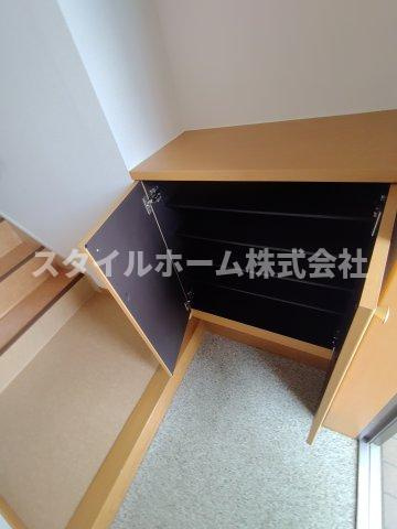 ハイステージ桜Aの収納|同建物内別部屋の写真です。