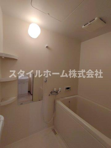 ハイステージ桜Aの浴室|同建物内別部屋の写真です。