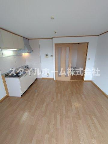 ハイステージ桜Aの内装|同建物内別部屋の写真です。