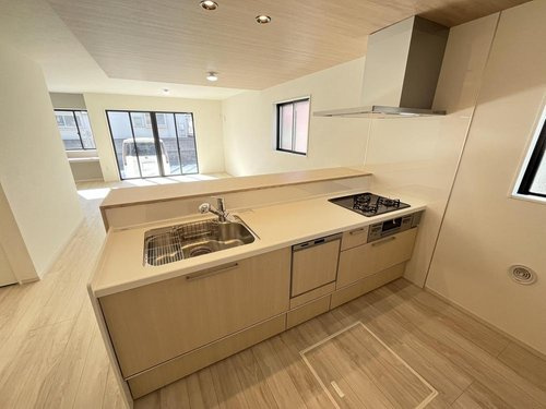 ◆草加市氷川町１５期のキッチン|家族の会話が増える対面キッチン。ご家族と会話をしながらのお料理は楽しいですね♪