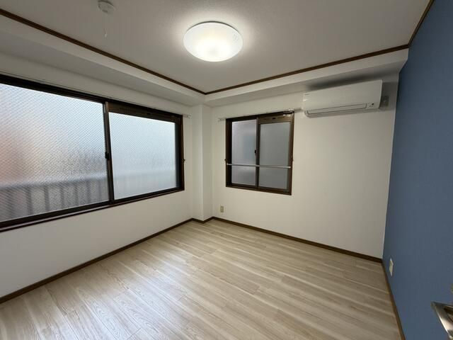 ＫＫビルの洋室