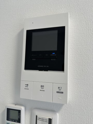 横浜市金沢区金沢町のアパートのセキュリティ|モニタ付きインターホンで安心♪
同施工タイプ
