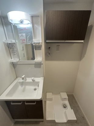 横浜市金沢区金沢町のアパートの洗面所|人気の独立洗面台♪
同施工タイプ