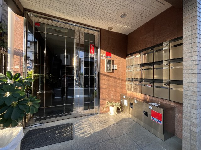 ファミールグランデサウス館のエントランス