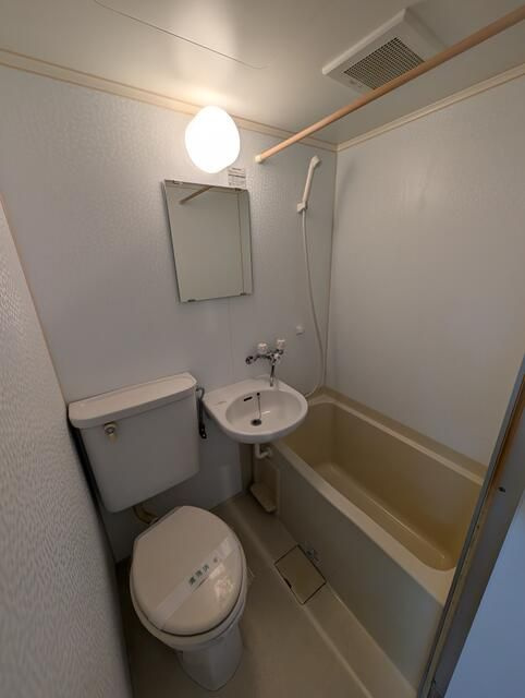 小野田ハイツの浴室