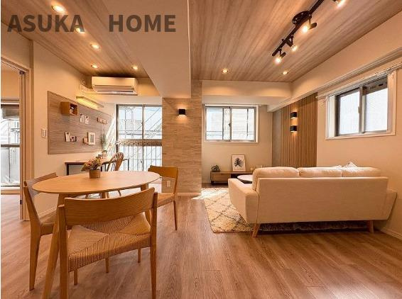 サングレイス横浜駅東の居間・リビング|ダウンライトが素敵なリビングになります。