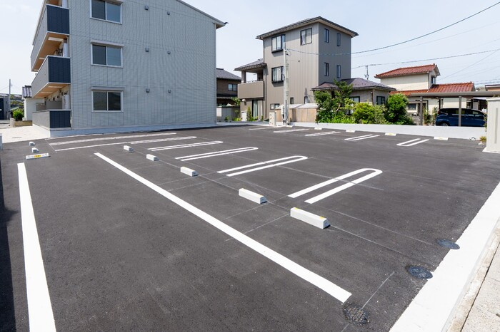 9colorsの駐車場