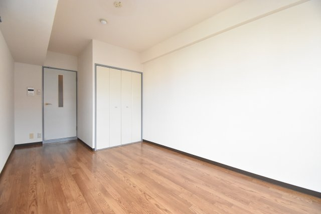 ボナール遠里小野の居間・リビング