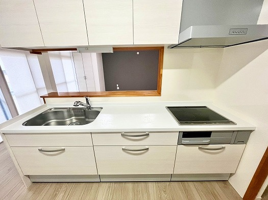 米子市両三柳中古戸建のキッチン|キッチンになります。
IHが付いております。