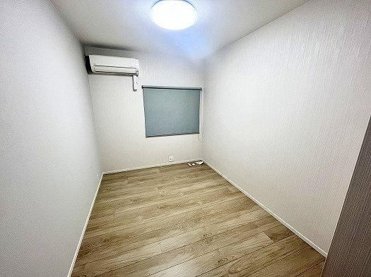 米子市両三柳中古戸建の洋室|洋室約4.5帖となっております。