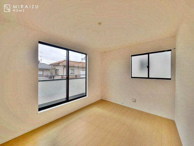 【寝室】 | 建物完成につき、実際のお部屋をごゆっくりご見学いただけます。お休みの日にご家族で見学はいかがでしょう。