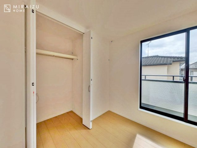 【洋室】 | 暮らしやすさを考えたプランで快適な現地ロケーションを実現。安らぎに満たされる、ゆとりのある日々を過ごせます♪