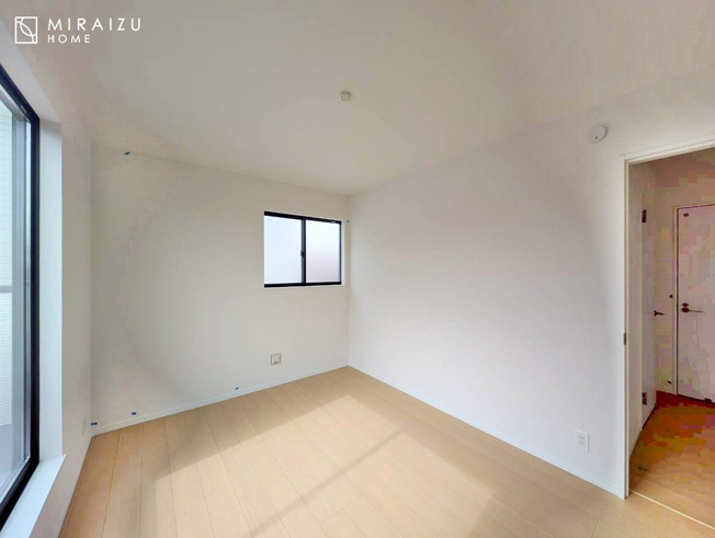 【洋室】 | 建物完成につき、実際のお部屋をごゆっくりご見学いただけます。お休みの日にご家族で見学はいかがでしょう。