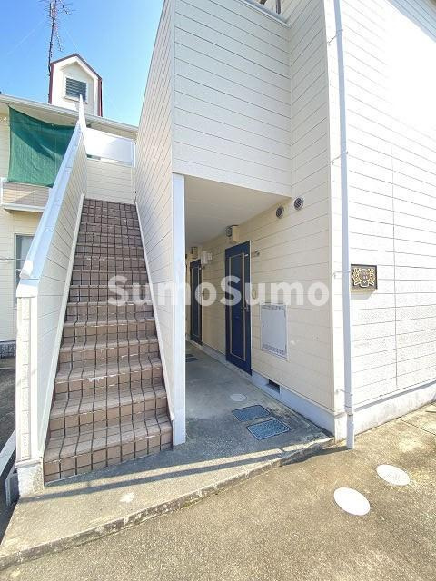 ハイエスト浜田町のロビー