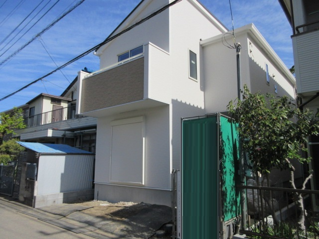 【仲介手数料無料】新築戸建　熊谷市本石2-324（全1棟）の前面道路含む現地写真