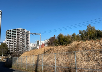 【展望】 | 小田急町田マンション | 眺望を気にして物件を探す場合、前面に建物が建っていないか現地で確認しましょう！前面に建物があると景色はもちろん、日当たりや風通しにも影響が出てきます。住んだ時のことを想像しながら現地見学をしましょう。