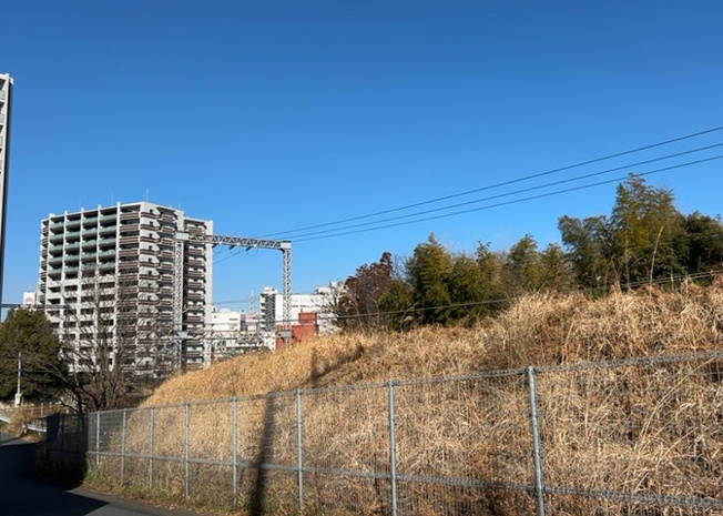 【展望】 | 小田急町田マンション | 眺望を気にして物件を探す場合、前面に建物が建っていないか現地で確認しましょう！前面に建物があると景色はもちろん、日当たりや風通しにも影響が出てきます。住んだ時のことを想像しながら現地見学をしましょう。