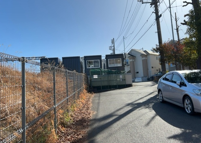 【展望】 | 小田急町田マンション | 眺望の良さを楽しめるダイニングキッチンで家族団らんの時間を過ごしてはいかがでしょうか。バルコニーから見える景色を家族で眺める時間は、時間が経つのを忘れてしまいそうですね。是非、現地を見に行きましょう！