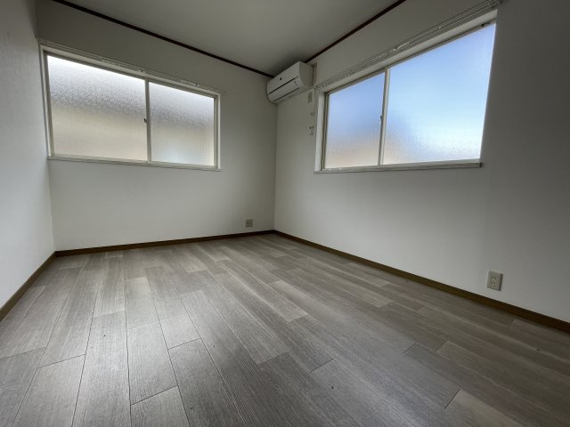 グッド　ウッド　ハウスの洋室