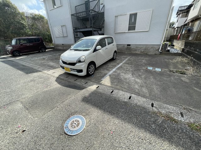 グッド　ウッド　ハウスの駐車場