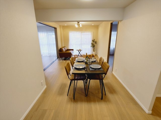 【居間・リビング】 | みよしみずほ台サンライトマンションD棟 | おしゃれなリビングです