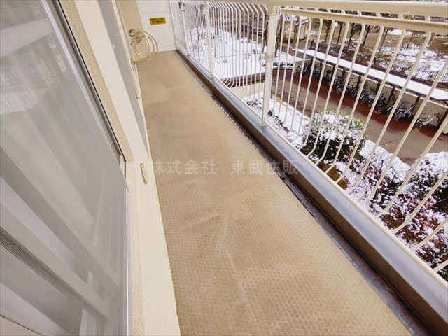 【バルコニー】 | みよしみずほ台サンライトマンションD棟 | 暖かな日差しのふりそそぐバルコニー