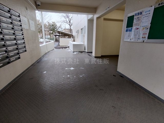 【エントランス】 | みよしみずほ台サンライトマンションD棟 | 落ち着いたエントランスです