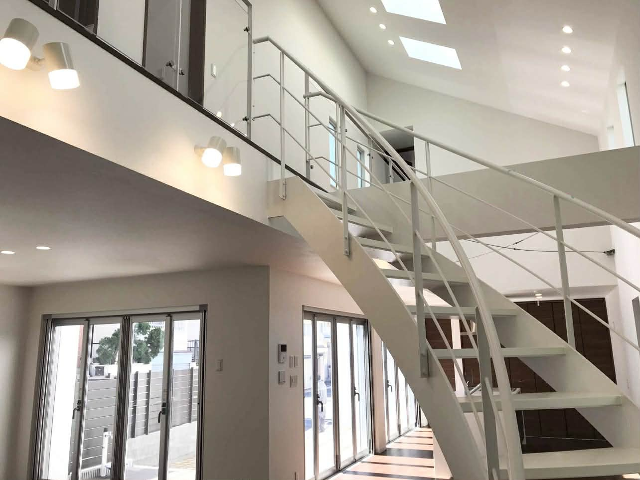 祖師谷５　戸建の内装|☆庭の電動大型オーニング、玄関のオーニングあり
☆祖師ヶ谷大蔵の邸宅☆閑静な住宅地
☆現況居住中！ご内見はご相談ください