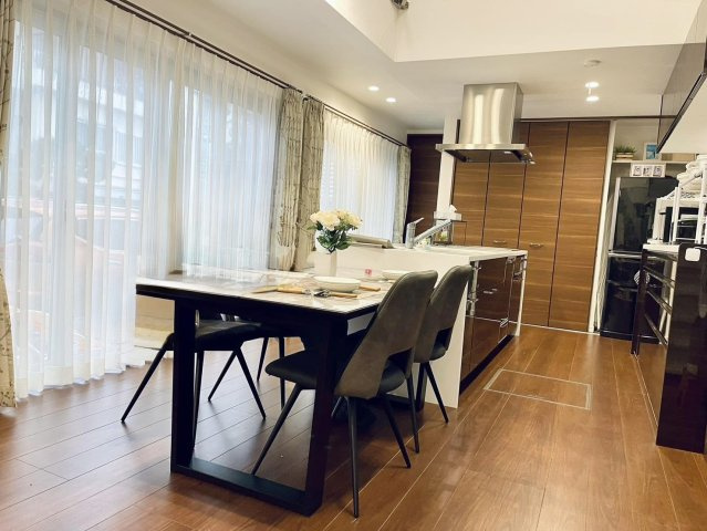 祖師谷５　戸建の居間・リビング|ガス温水式床暖房