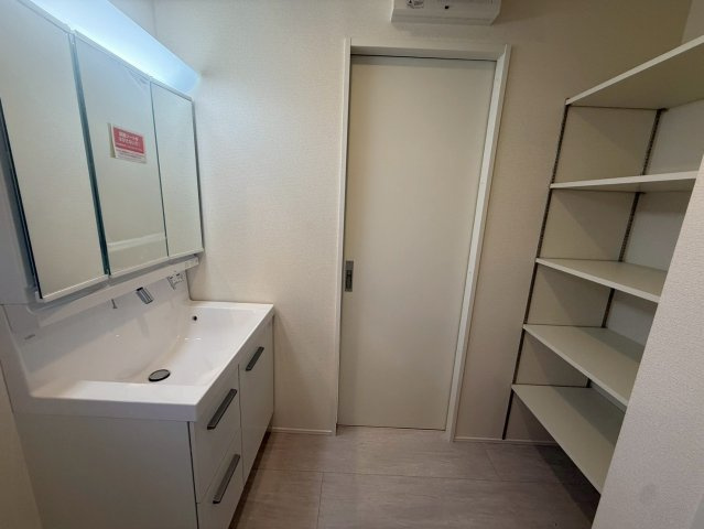 ★★南城市玉城百名3期-1号棟（全2棟）の独立洗面台