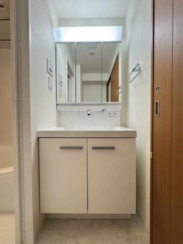 日神デュオステージ浅草松が谷　８Fの独立洗面台