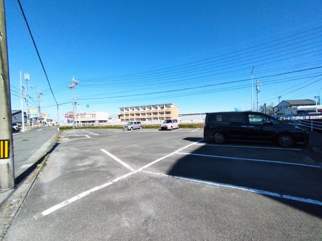 マンションＨＵの駐車場