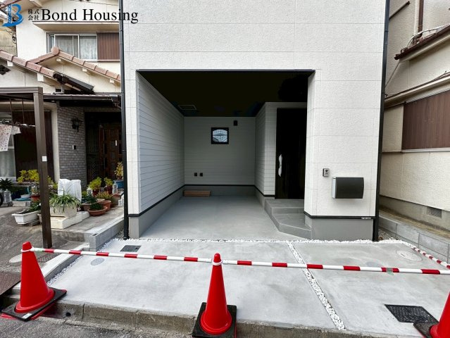 JR大久保駅まで徒歩12分　江井島　新築戸建の駐車場