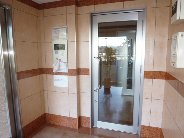 フジパレスのエントランス|オートロック