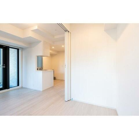 ドゥーエ横濱鶴見の居間・リビング|使いやすい間取りの洋室♪
