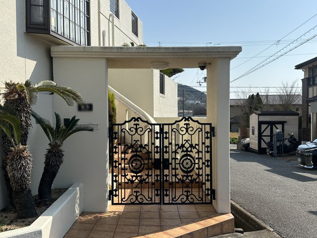 神戸市垂水区朝谷町戸建の玄関