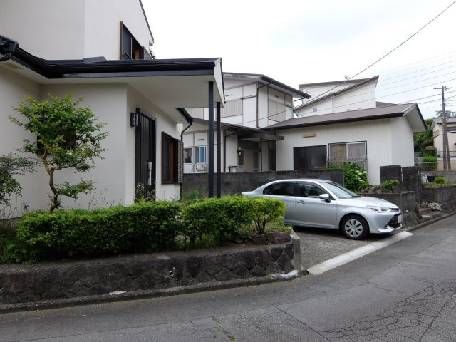 伊東市　川奈の前面道路含む現地写真