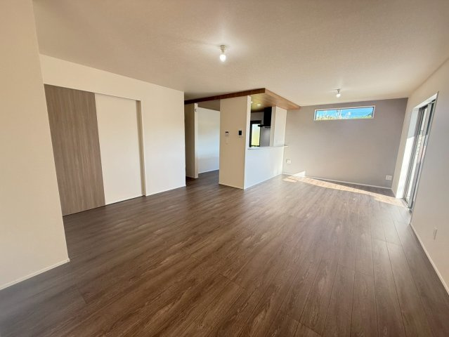 ★★南城市玉城百名3期-2号棟（全2棟）の居間・リビング